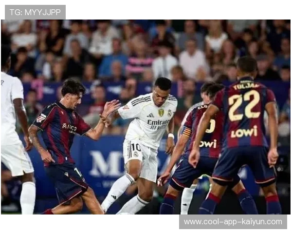 皇马打出快速反击战术，让对手难以防守，皇马经典反击视频