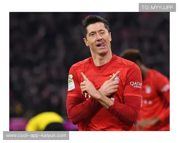 莱万超越历史：个人生涯第200球，德甲史上第一人，莱万上赛季德甲进球